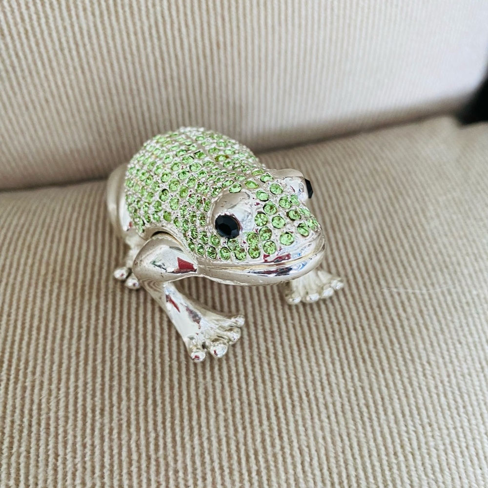 Green crystal studded frog figurine trinket box